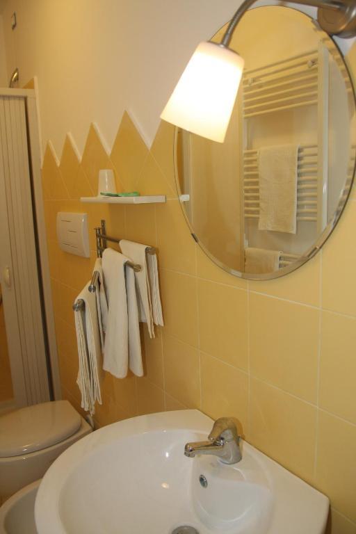 Teggiano Hotel La Congiura Dei Baroni חדר תמונה
