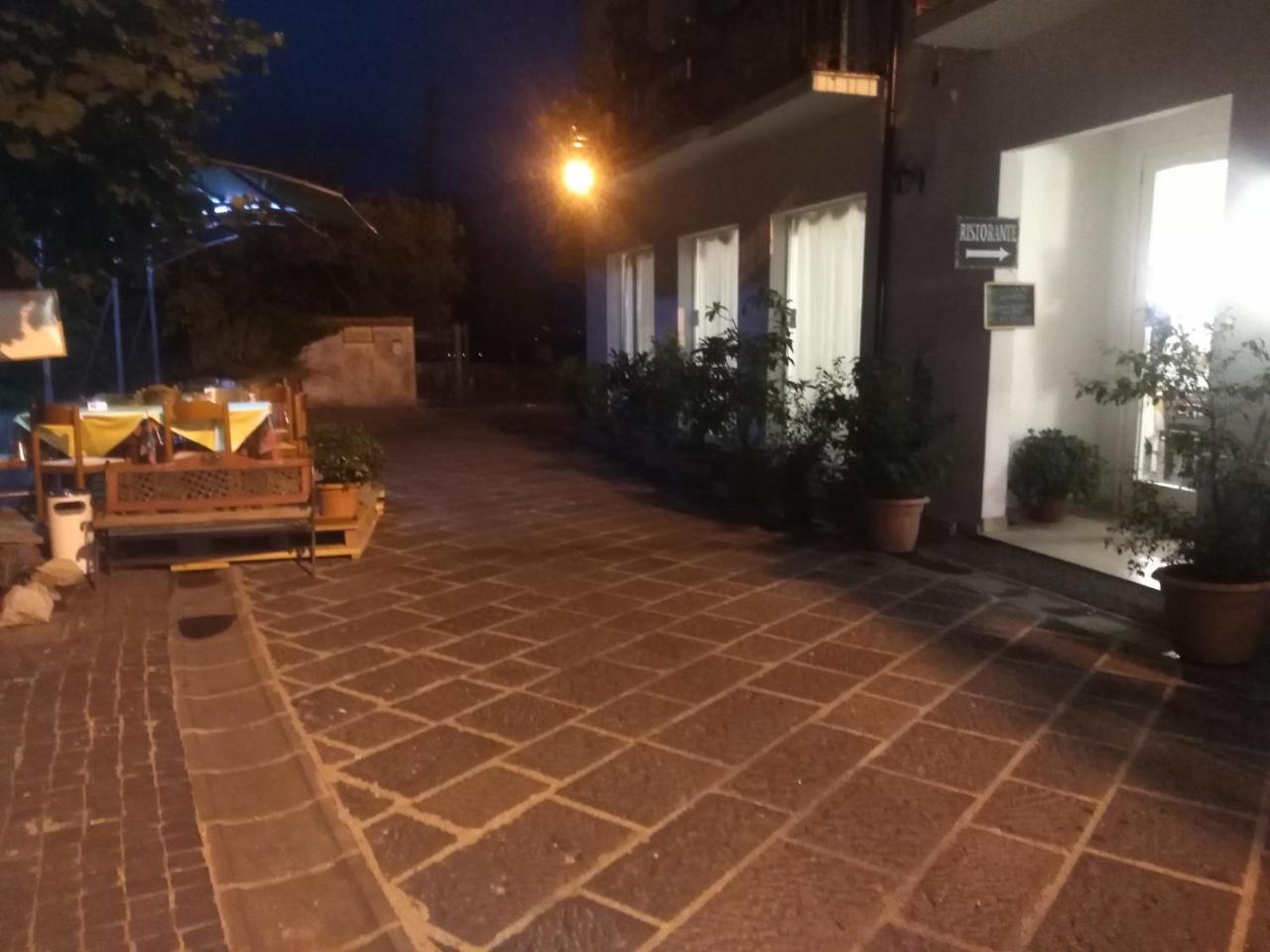 Teggiano Hotel La Congiura Dei Baroni מראה חיצוני תמונה