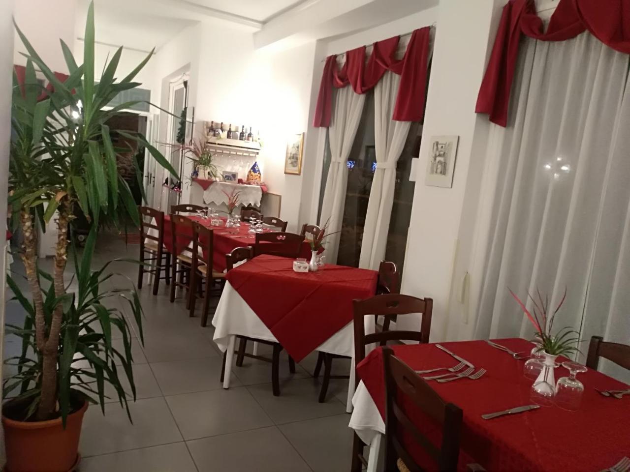 Teggiano Hotel La Congiura Dei Baroni מראה חיצוני תמונה