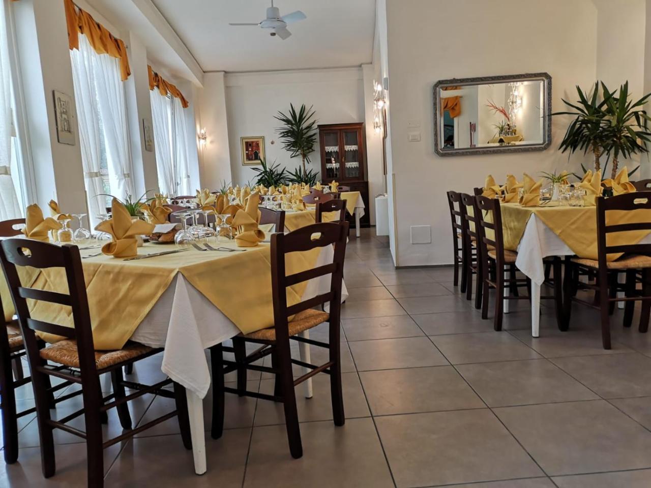 Teggiano Hotel La Congiura Dei Baroni מראה חיצוני תמונה